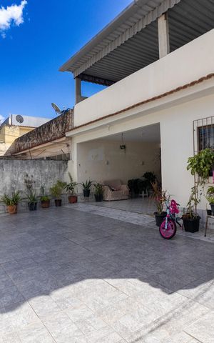 Casa à venda com 330m², 3 quartos e 4 vagas Casa à venda com 330m², 3 quartos e 4 vagasQuintal