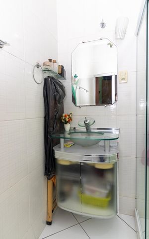 Casa à venda com 330m², 3 quartos e 4 vagas Casa à venda com 330m², 3 quartos e 4 vagasBanheiro da Suíte 1
