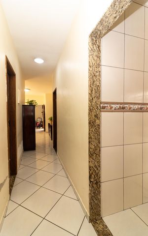 Casa à venda com 330m², 3 quartos e 4 vagas Casa à venda com 330m², 3 quartos e 4 vagasCorredor