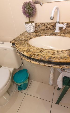 Casa à venda com 330m², 3 quartos e 4 vagas Casa à venda com 330m², 3 quartos e 4 vagasBanheiro