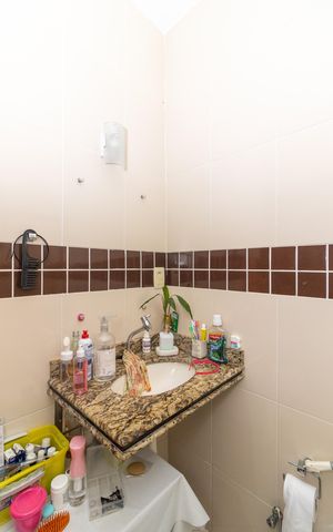 Casa à venda com 330m², 3 quartos e 4 vagas Casa à venda com 330m², 3 quartos e 4 vagasBanheiro da Suíte 3
