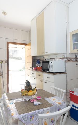 Casa à venda com 330m², 3 quartos e 4 vagas Casa à venda com 330m², 3 quartos e 4 vagasCozinha
