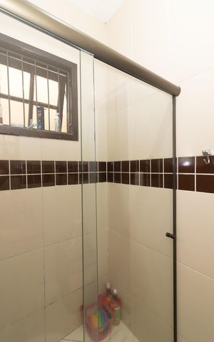 Casa à venda com 330m², 3 quartos e 4 vagas Casa à venda com 330m², 3 quartos e 4 vagasBanheiro da Suíte 2