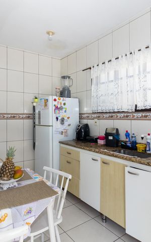 Casa à venda com 330m², 3 quartos e 4 vagas Casa à venda com 330m², 3 quartos e 4 vagasCozinha