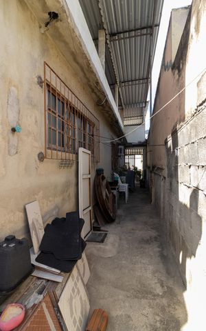 Casa à venda com 330m², 3 quartos e 4 vagas Casa à venda com 330m², 3 quartos e 4 vagasQuintal