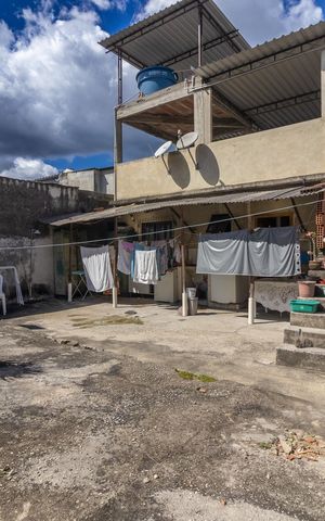 Casa à venda com 330m², 3 quartos e 4 vagas Casa à venda com 330m², 3 quartos e 4 vagasQuintal
