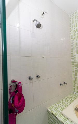 Casa à venda com 330m², 3 quartos e 4 vagas Casa à venda com 330m², 3 quartos e 4 vagasBanheiro da Suíte 1