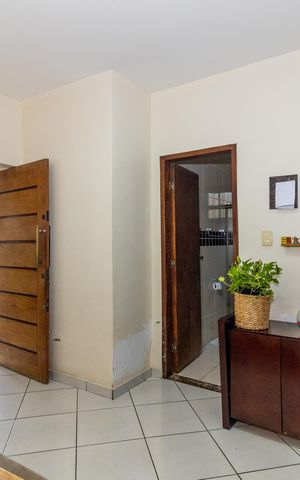Casa à venda com 330m², 3 quartos e 4 vagas Casa à venda com 330m², 3 quartos e 4 vagasSala de Jantar
