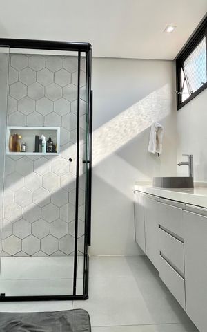 Apartamento à venda com 180m², 3 quartos e 3 vagas Apartamento à venda com 180m², 3 quartos e 3 vagasBanheiro da Suíte