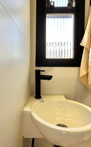 Apartamento à venda com 180m², 3 quartos e 3 vagas Apartamento à venda com 180m², 3 quartos e 3 vagasLavabo do Escritório