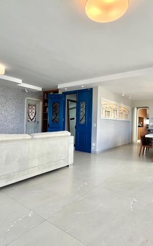 Apartamento à venda com 180m², 3 quartos e 3 vagas Apartamento à venda com 180m², 3 quartos e 3 vagasSala