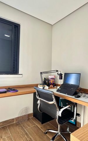 Apartamento à venda com 180m², 3 quartos e 3 vagas Apartamento à venda com 180m², 3 quartos e 3 vagasEscritório