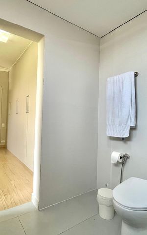 Apartamento à venda com 180m², 3 quartos e 3 vagas Apartamento à venda com 180m², 3 quartos e 3 vagasBanheiro da Suíte