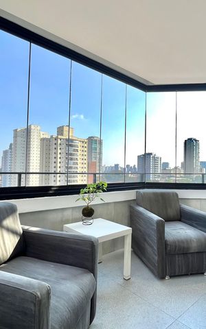 Apartamento à venda com 180m², 3 quartos e 3 vagas Apartamento à venda com 180m², 3 quartos e 3 vagasVaranda