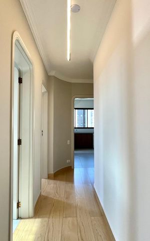 Apartamento à venda com 180m², 3 quartos e 3 vagas Apartamento à venda com 180m², 3 quartos e 3 vagasCorredor