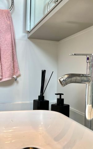 Apartamento à venda com 180m², 3 quartos e 3 vagas Apartamento à venda com 180m², 3 quartos e 3 vagasBanheiro Corredor