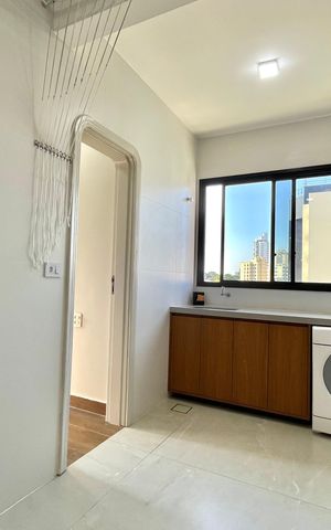 Apartamento à venda com 180m², 3 quartos e 3 vagas Apartamento à venda com 180m², 3 quartos e 3 vagasÁrea de Serviço
