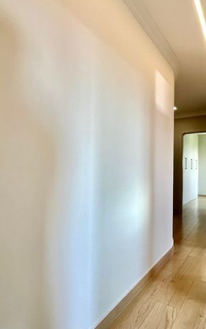 Apartamento à venda com 180m², 3 quartos e 3 vagas Apartamento à venda com 180m², 3 quartos e 3 vagasCorredor