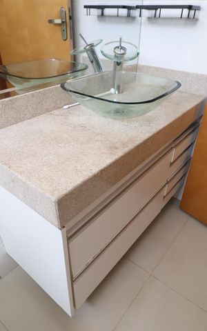 Casa de condomínio para alugar com 210m², 3 quartos e 3 vagasBanheiro do Quarto 2