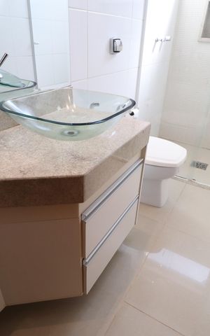 Casa de condomínio para alugar com 210m², 3 quartos e 3 vagasBanheiro do Quarto 3