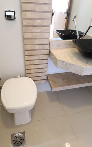 Casa de condomínio para alugar com 210m², 3 quartos e 3 vagasLavabo