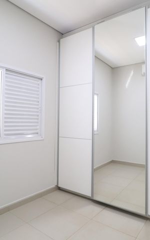 Casa de condomínio para alugar com 210m², 3 quartos e 3 vagasQuarto 2 - Suíte