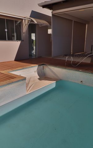 Casa de condomínio para alugar com 210m², 3 quartos e 3 vagasPiscina