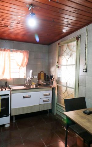 Casa à venda com 125m², 8 quartos e sem vaga Casa à venda com 125m², 8 quartos e sem vagaCozinha