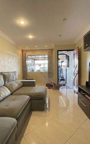 Casa de condomínio à venda com 150m², 4 quartos e 2 vagas Casa de condomínio à venda com 150m², 4 quartos e 2 vagasSala