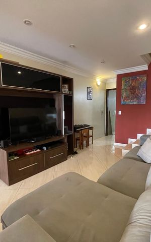 Casa de condomínio à venda com 150m², 4 quartos e 2 vagas Casa de condomínio à venda com 150m², 4 quartos e 2 vagasSala