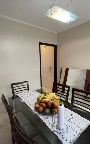 Casa de condomínio à venda com 150m², 4 quartos e 2 vagas Casa de condomínio à venda com 150m², 4 quartos e 2 vagasSala de Jantar