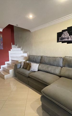 Casa de condomínio à venda com 150m², 4 quartos e 2 vagas Casa de condomínio à venda com 150m², 4 quartos e 2 vagasSala