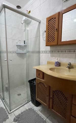Casa de condomínio à venda com 150m², 4 quartos e 2 vagas Casa de condomínio à venda com 150m², 4 quartos e 2 vagasBanheiro 2