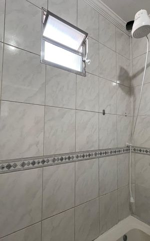 Casa de condomínio à venda com 150m², 4 quartos e 2 vagas Casa de condomínio à venda com 150m², 4 quartos e 2 vagasBanheiro 1