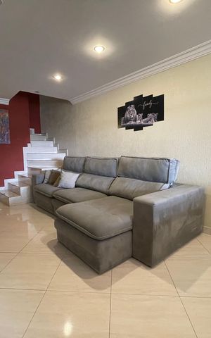 Casa de condomínio à venda com 150m², 4 quartos e 2 vagas Casa de condomínio à venda com 150m², 4 quartos e 2 vagasSala
