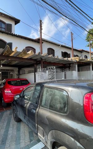 Casa de condomínio à venda com 150m², 4 quartos e 2 vagas Casa de condomínio à venda com 150m², 4 quartos e 2 vagasFachada