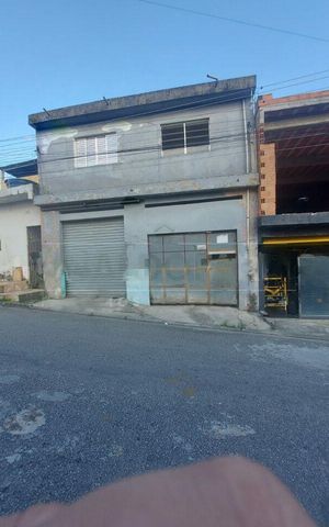 Casa à venda com 160m², 6 quartos e 2 vagas