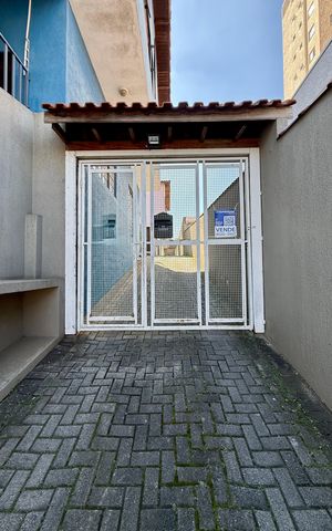 Casa de condomínio à venda com 120m², 2 quartos e 1 vaga Casa de condomínio à venda com 120m², 2 quartos e 1 vagaPlaca