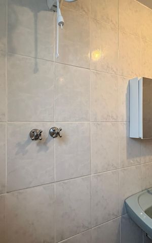Casa à venda com 180m², 2 quartos e 1 vaga Casa à venda com 180m², 2 quartos e 1 vagaBanheiro