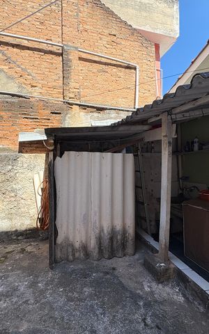 Casa à venda com 180m², 2 quartos e 1 vaga Casa à venda com 180m², 2 quartos e 1 vagaÁrea de Serviço/ Quintal
