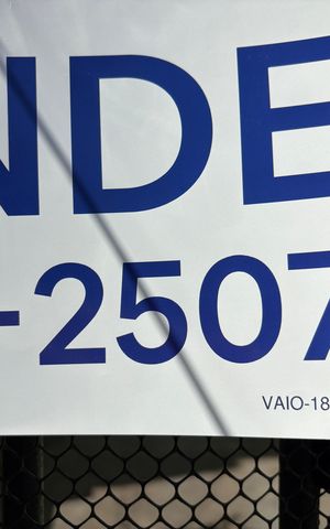 Casa à venda com 180m², 2 quartos e 1 vaga Casa à venda com 180m², 2 quartos e 1 vagaPlaca VAIO-189