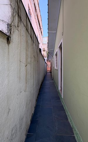 Casa à venda com 180m², 2 quartos e 1 vaga Casa à venda com 180m², 2 quartos e 1 vagaCorredor externo