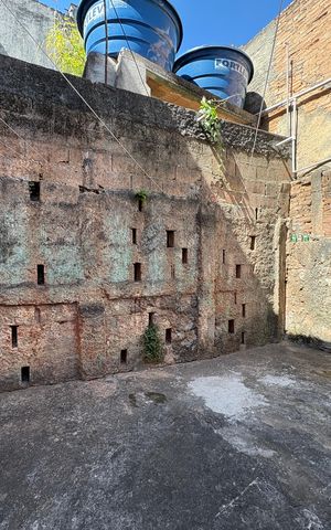 Casa à venda com 180m², 2 quartos e 1 vaga Casa à venda com 180m², 2 quartos e 1 vagaÁrea de Serviço/ Quintal