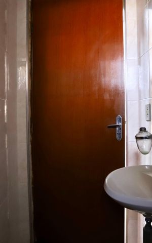 Casa à venda com 210m², 3 quartos e 3 vagas Casa à venda com 210m², 3 quartos e 3 vagasBanheiro 1