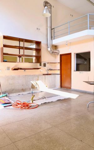 Casa à venda com 210m², 3 quartos e 3 vagas Casa à venda com 210m², 3 quartos e 3 vagasSala