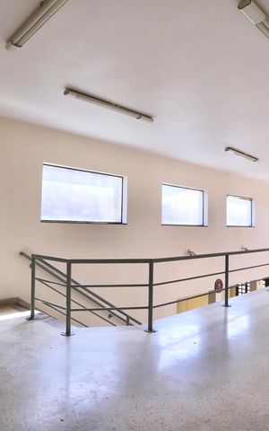 Casa à venda com 210m², 3 quartos e 3 vagas Casa à venda com 210m², 3 quartos e 3 vagasSala