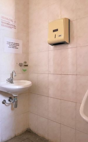 Casa à venda com 210m², 3 quartos e 3 vagas Casa à venda com 210m², 3 quartos e 3 vagasBanheiro 2