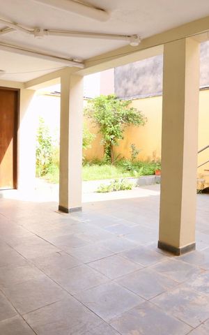 Casa à venda com 210m², 3 quartos e 3 vagas Casa à venda com 210m², 3 quartos e 3 vagasLavanderia