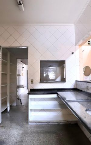 Casa à venda com 210m², 3 quartos e 3 vagas Casa à venda com 210m², 3 quartos e 3 vagasCozinha