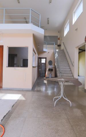 Casa à venda com 210m², 3 quartos e 3 vagas Casa à venda com 210m², 3 quartos e 3 vagasSala